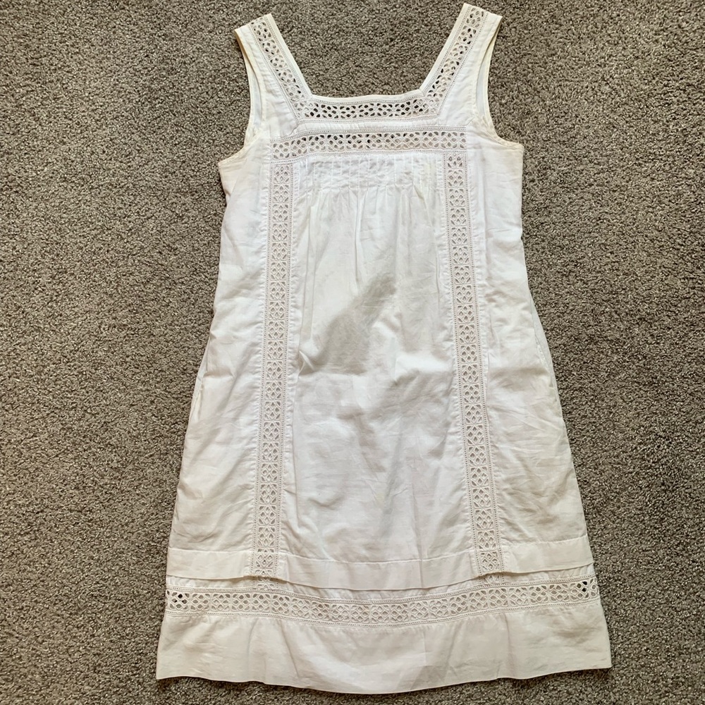 GAP eyelet cotton dress 🤍